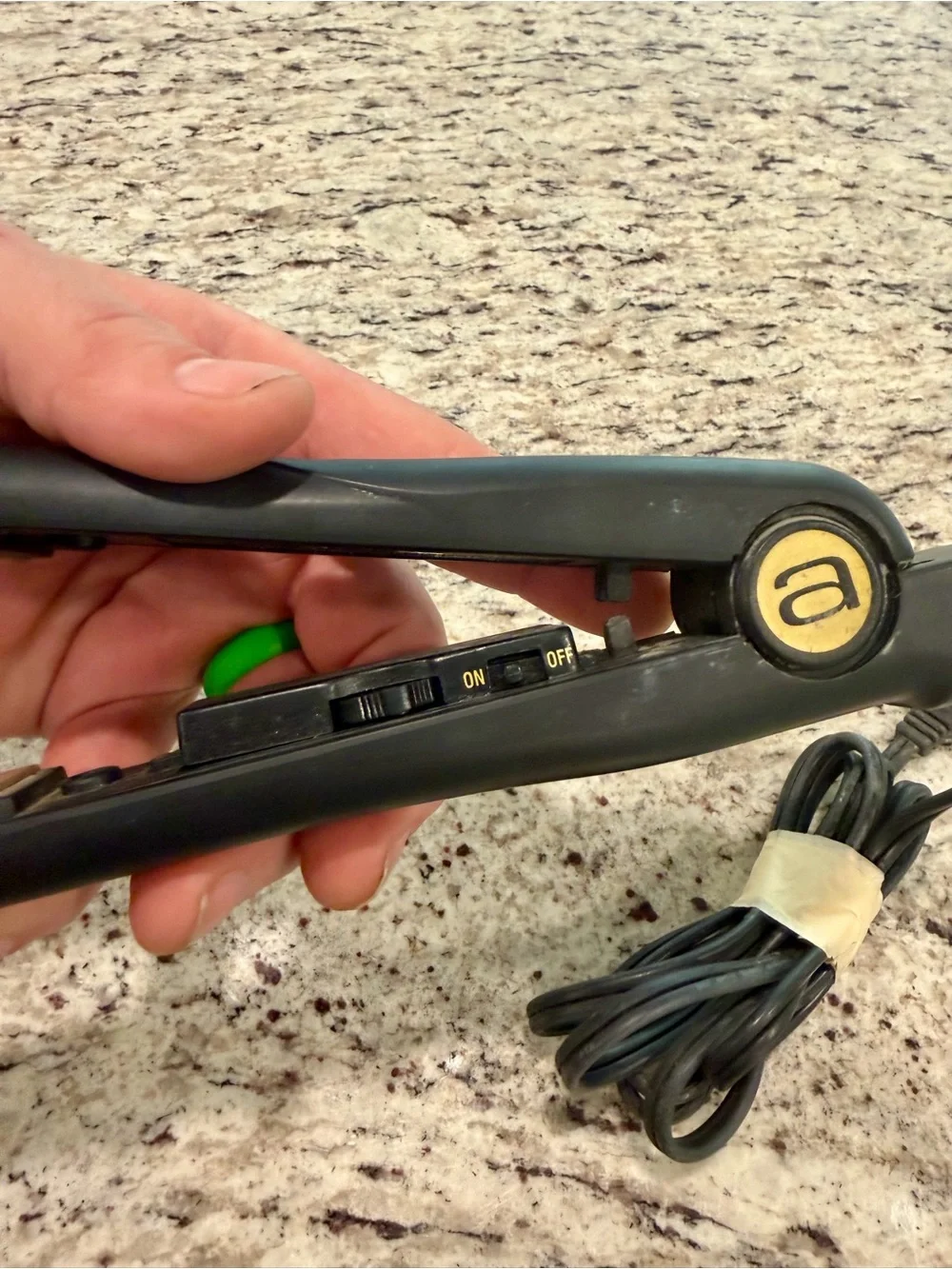 Andis Multi Heat Ceramic Flat Iron Hair Straightener Model CSI-1EA Heats Fast